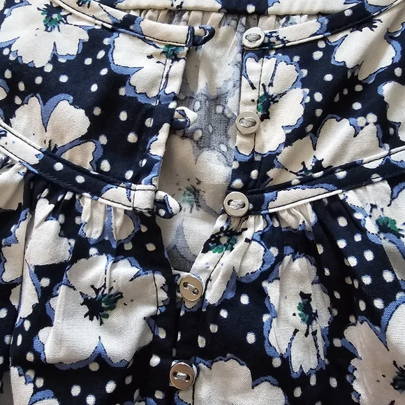 Loft Blue and White Daisy Print Peasant Top Size Medium - Picture 4 of 4